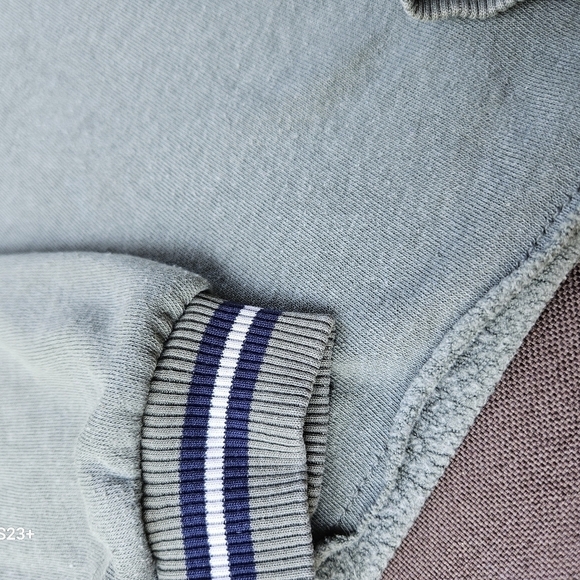 American Eagle Cropped Sweater - Picture 5 of 6